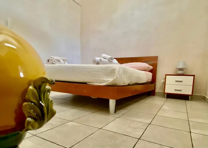- Per Le Vie Del Centro
